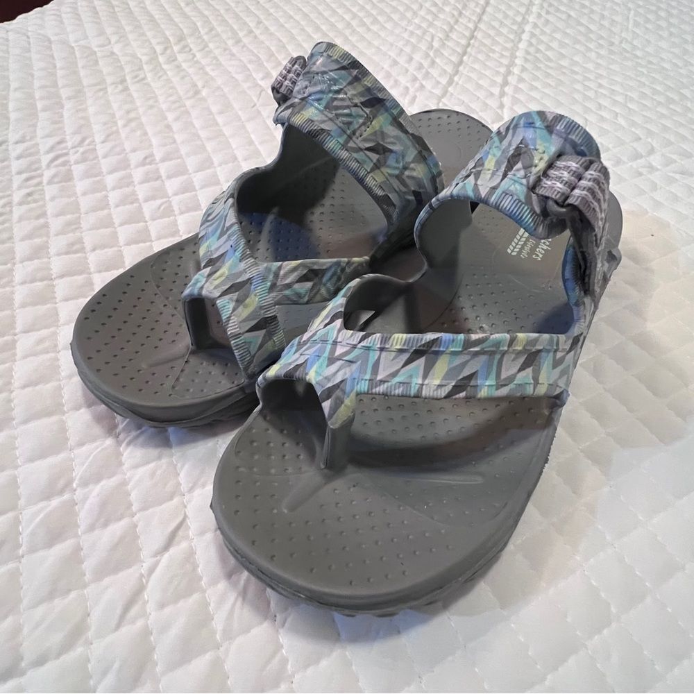 Sketchers waterproof women's 11 Geometric Gray and Blue Sandals